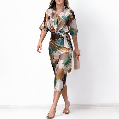 Stefka | Elegancka sukienka z abstrakcyjnym nadrukiem, typu wrap dla kobiet