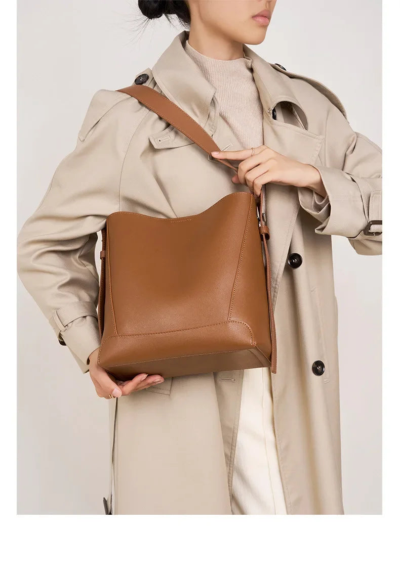tine™ – Elegancka torebka na ramię w piaskowym odcieniu z uchwytem w formie paska