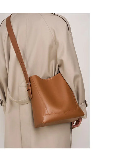 tine™ – Elegancka torebka na ramię w piaskowym odcieniu z uchwytem w formie paska