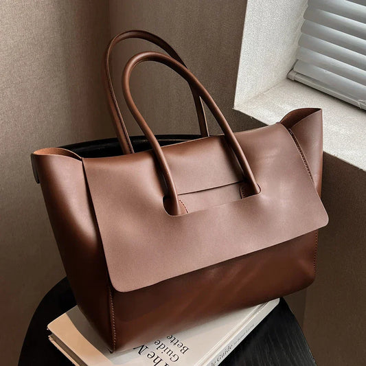 Tova™ – Minimalistyczna Torebka na Ramię z Ekoskóry