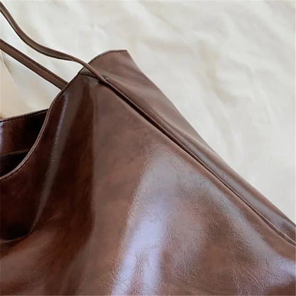 Elegancka brązowa torba tote o skórzanym wyglądzie