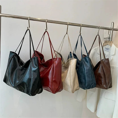Elegancka brązowa torba tote o skórzanym wyglądzie