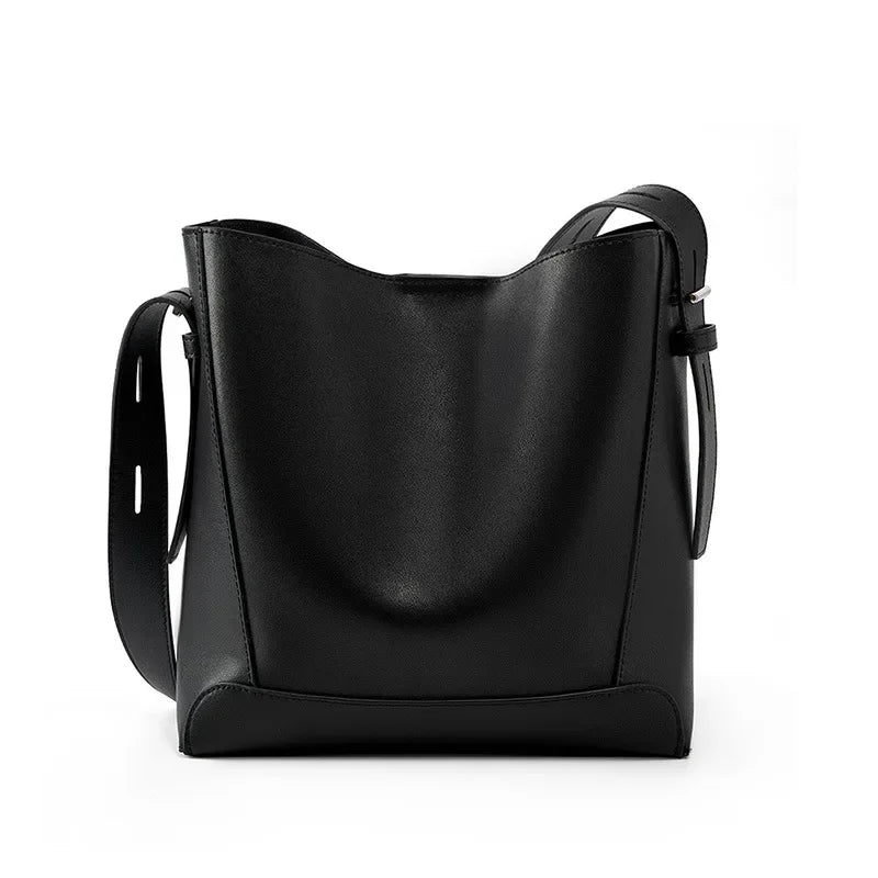 tine™ – Elegancka torebka na ramię w piaskowym odcieniu z uchwytem w formie paska