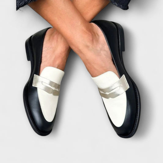 Xara – Czarne Loafersy z Metalicznym Blaskiem
